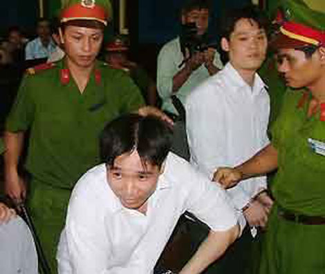 Trầm Bê lần đầu nếm trái đắng (kỳ cuối): Giang hồ mọi nẻo đều ngu xuẩn