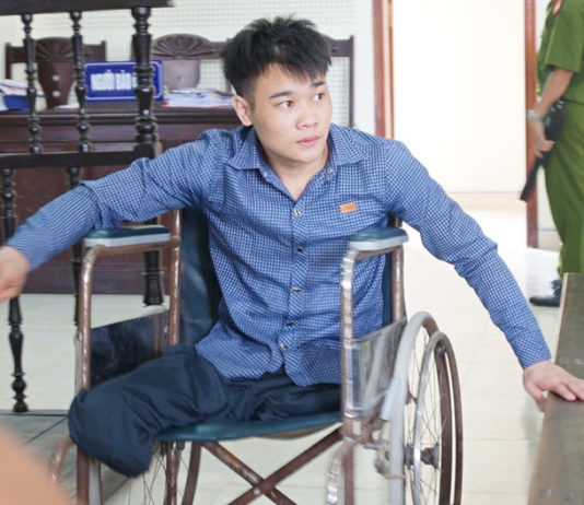 Y án 9X ngồi xe lăn đâm chết người vì chiếc đèn pha xe máy