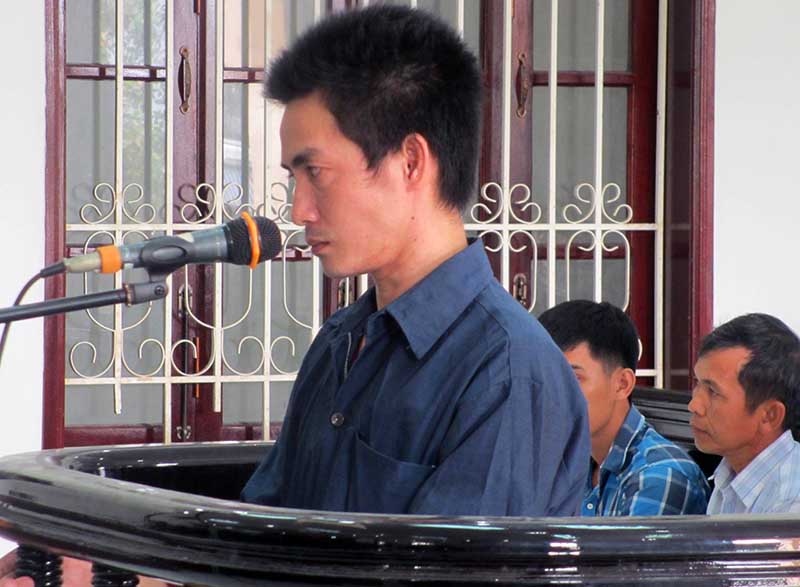 Bản án cho gã làm cha đồi bại xâm hại bé gái hàng xóm và con gái ruột