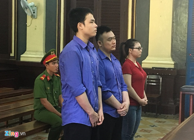 tạt axít nữ sinh ở Sài Gòn