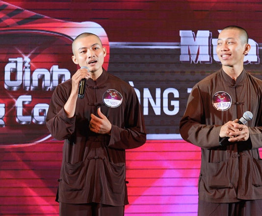 nhà sư giả danh