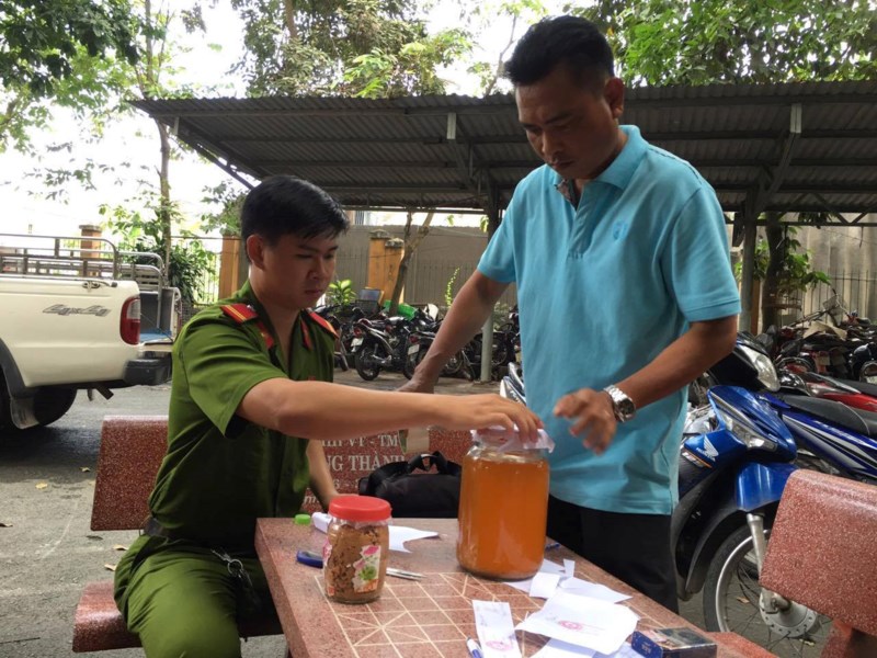 bỏ thuốc chuột vào nồi bún bò