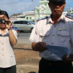 Chấp hành viên Nguyễn Văn Tài-Cục thi hành án dân sự tỉnh Long An là người trực tiếp  thi hành án tại Công ty cổ phần dệt Long An