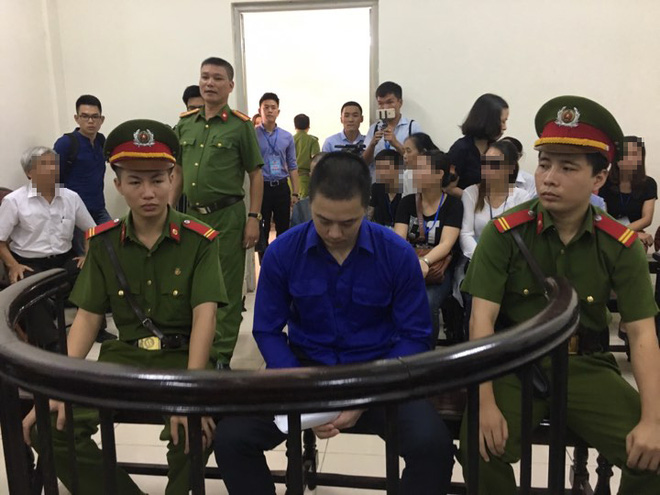 bé gái 8 tuổi bị dâm ô