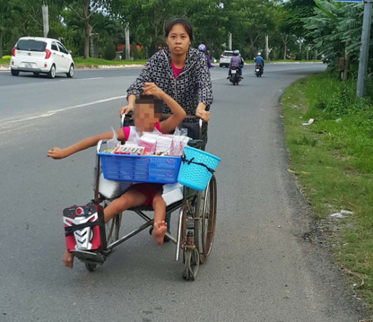 trẻ khuyết tật