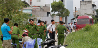 Thi thể bé trai