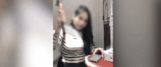 hau-chia-tay-bi-me-ban-trai-doi-ho-iphone-x-co-gai-tuc-toi-livestream-dap-nat-bet-luon5