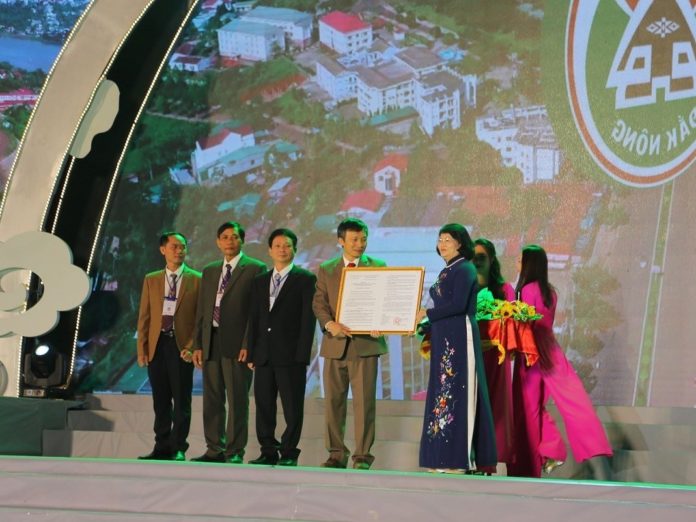 quyết định thành lập thành phố gia nghĩa
