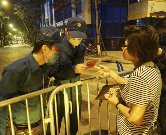 Thủ tướng Chính phủ chỉ thị: Cách ly toàn xã hội từ 0 giờ ngày 1/4 trên toàn quốc