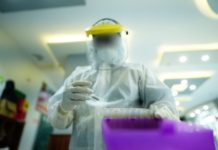 Kỷ luật cảnh cáo nữ y tá gợi ý “gói dịch vụ điều trị Covid-19”