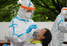 Lấy mẫu xét nghiệm tầm soát Covid -19 hơn 30.000 người tại Khu chế xuất Tân Thuận