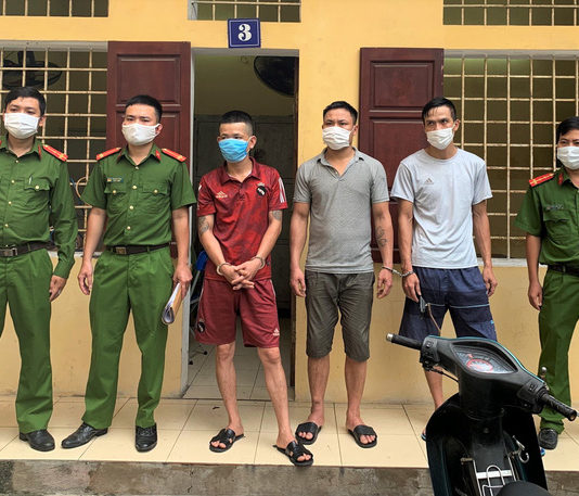 Ổ nhóm dùng ôtô bán tải đi trộm cắp tài sản hàng tỉ đồng tại các công sở, nhà dân