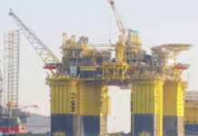 Trung Quốc kéo giàn khoan lớn nhất thế giới ra Biển Đông