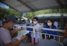 Đi rút tiền nhưng không có giấy xét nghiệm, nam thanh niên trốn trong cốp ôtô