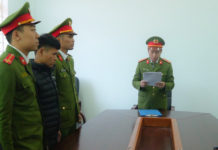 Bé gái bị thanh niên x.â.m h.ại, cảnh sát vào cuộc điều tra phát hiện cả cha ruột cũng từng đe dọa, gi.a.o c.ấ.u 4 lần