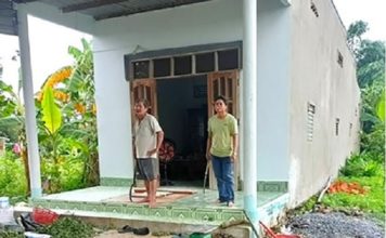 Không đội mũ bảo hiểm, không khẩu trang vượt chốt kiểm dịch, ch.é.m công an gần đứt cánh tay