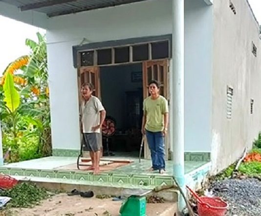 Không đội mũ bảo hiểm, không khẩu trang vượt chốt kiểm dịch, ch.é.m công an gần đứt cánh tay