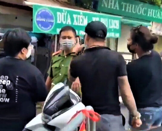 Phạt kịch khung cặp vợ chồng “làm loạn” chốt kiểm dịch ở Hà Nội