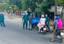 Phường thu phí cấp giấy đi đường, Chủ tịch bị tạm đình chỉ công tác