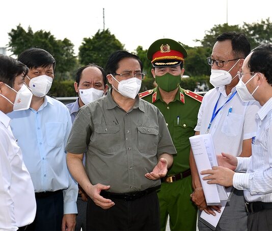 Thủ tướng: Có thể áp dụng biện pháp cao hơn Chỉ thị 16