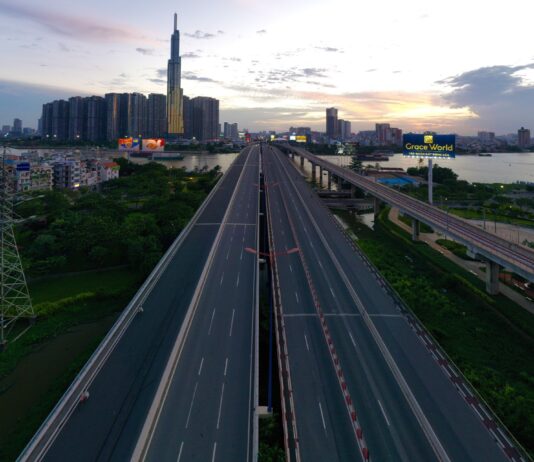 ‘TP.HCM có thể phải giãn cách xã hội thêm 1-2 tuần’