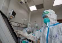 Trận chiến giành giật mạng sống trong Bệnh viện Hồi sức Covid-19 ở TPHCM