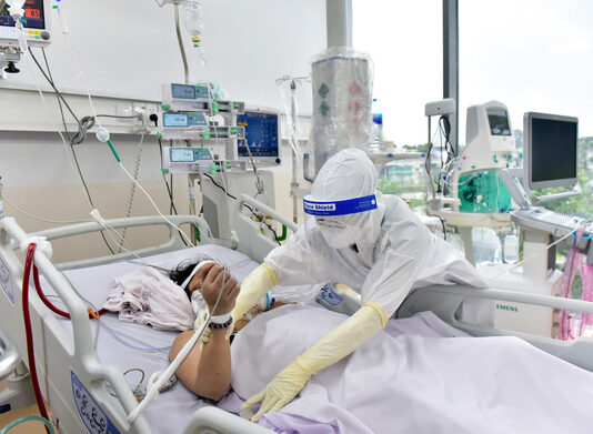 Từ 8 line cuộc gọi, Tổng đài 115 ở TP.HCM lên 40 line, 200 taxi thành taxi chuyển bệnh