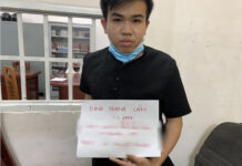 Bí mật của 2 kẻ mặc đồ bảo hộ ngồi trên ôtô ở TP HCM