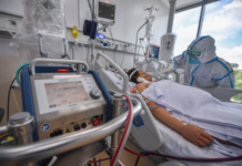 Ca mắc COVID-19 chỉ gặp 1 trong 19 bệnh sau được xếp vào nhóm “nguy cơ rất cao”