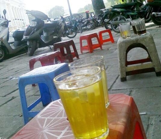 Chủ quán trà đá ở Hà Nội bị đâm chết vì pha trà đặc cho khách
