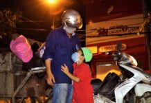 Chuyện chưa kể về cậu bé 8 tuổi dắt em đi bộ giữa đêm lên Cần Thơ tìm cha