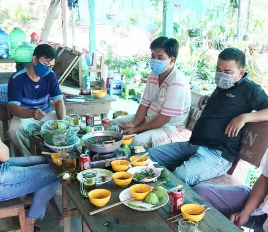 Hiệu trưởng tổ chức ăn nhậu trong thời gian thực hiện Chỉ thị 16