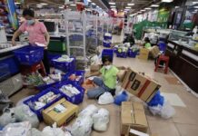 Một phường ở TP.HCM bị ‘bom’ 100 đơn hàng đi chợ hộ