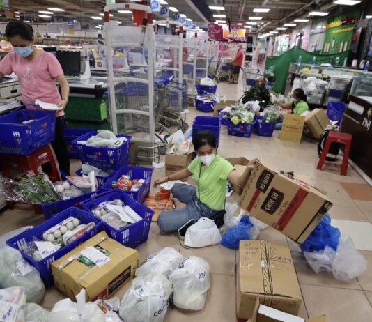 Một phường ở TP.HCM bị ‘bom’ 100 đơn hàng đi chợ hộ