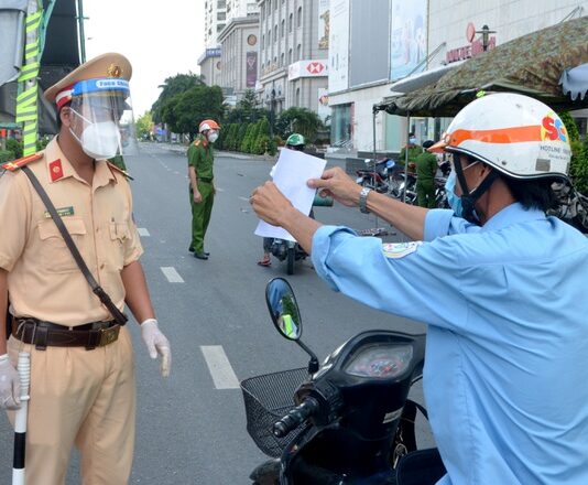TPHCM thay đổi mẫu giấy đi đường từ 0h ngày 25/8