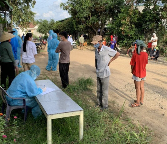 Vụ nhiều trẻ em mắc Covid-19 trong tiệc sinh nhật: Tạm đình chỉ chủ tịch xã