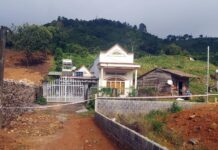 Xe cứu thương bỏ bệnh nhân Covid-19 dọc đường khiến 7 hộ dân bị phong tỏa