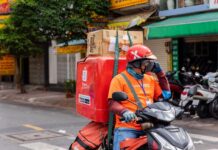 Tâm sự của shipper – Người hùng thầm lặng giữ mạch cung ứng trong giãn cách