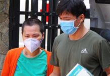 Cuộc chiến của các F0 : Đôi vợ chồng tự chữa COVID-19 ở chung cư