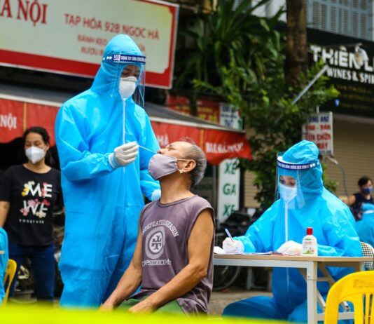 Hà Nội: Hai vợ chồng bán rau quả tại chợ Đại Từ mắc Covid-19