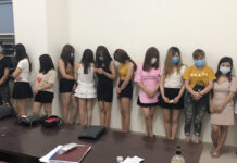 Bán phấn buôn hương bất chấp dịch bệnh