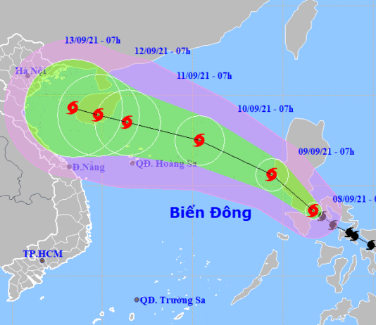 Bão Conson giật cấp 12 di chuyển nhanh, hướng vào nước ta
