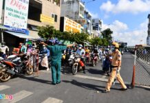 Đề xuất không để người dân ở TP.HCM và 3 tỉnh lân cận tự phát về quê