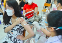 Sáng 16/9: Quận, huyện nào chưa được mở lại dịch vụ, bao nhiêu người ở HN được tiêm vaccine COVID-19; Hàng loạt hoạt động tại TP.HCM được điều chỉnh thế nào?