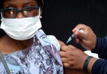 Biến thế mới của virus corona ở Nam Phi khiến thế giới lo ngại