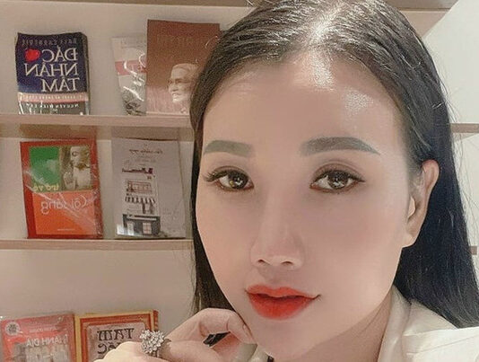 Nữ tổng giám đốc lừa đảo bị công an truy tìm vẫn lên mạng livestream dọa “nhờ luật sư khởi kiện đòi bồi thường danh dự”