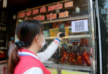 Phí shipper tăng, hãng xe nói do ‘thuật toán’?!