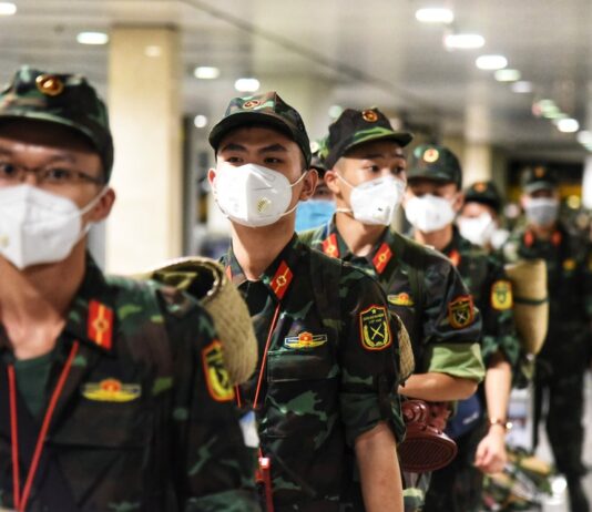 Thêm 4.000 lính quân y đến TP.HCM