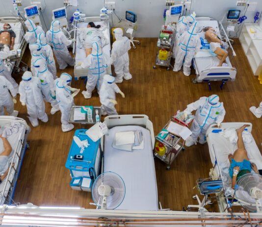 Tỷ lệ dương tính giảm liên tục, TP.HCM đã qua đỉnh điểm của dịch