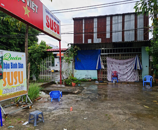 Thanh niên tiếp thị nước giải khát đ.âm 3 chị em người tình, làm 2 người ch.ế.t